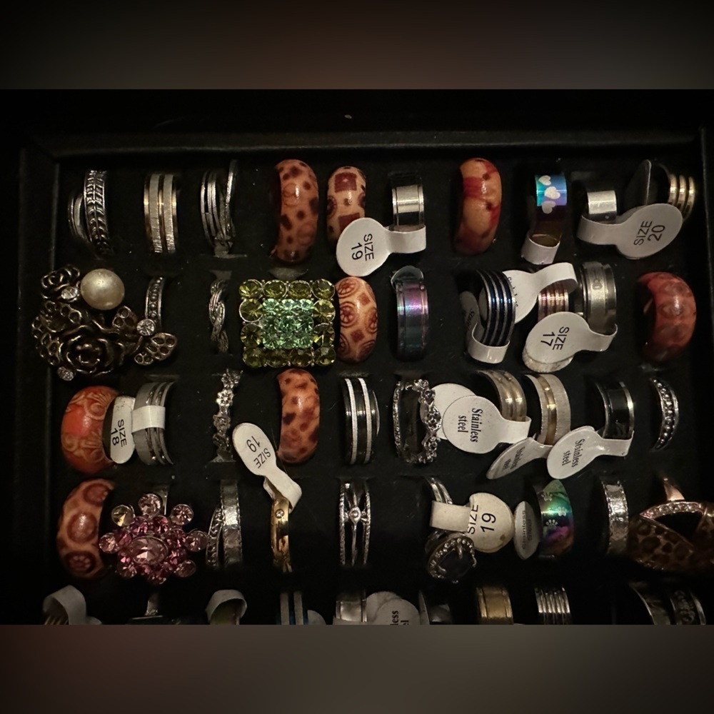 100 rings - Picture 4 of 6